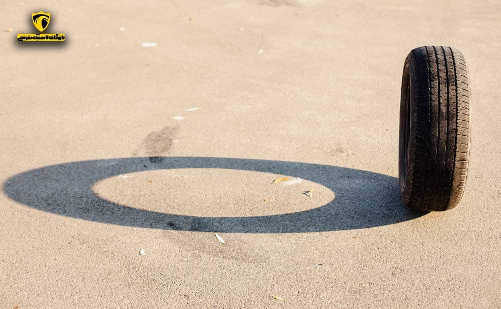 تصویر لاستیک با سایه اش